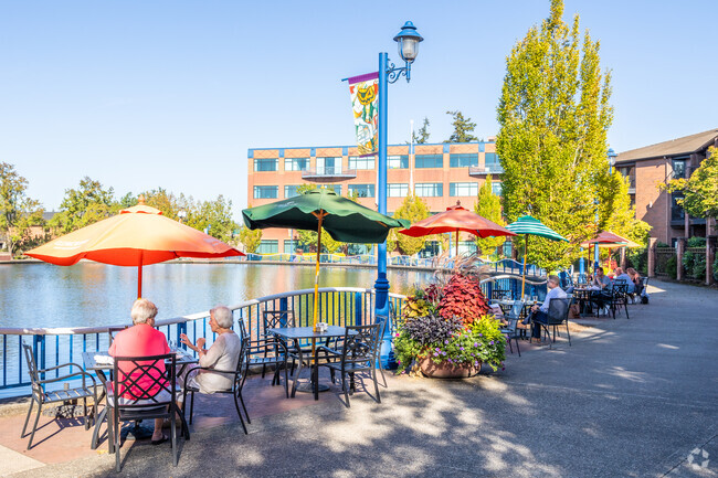 Rosewood residents can relax at Tualatin Lake at the Commons.