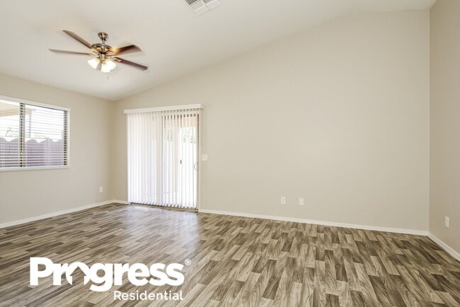 12417 W Mandalay Ln, El Mirage, AZ 85335 - photo 6