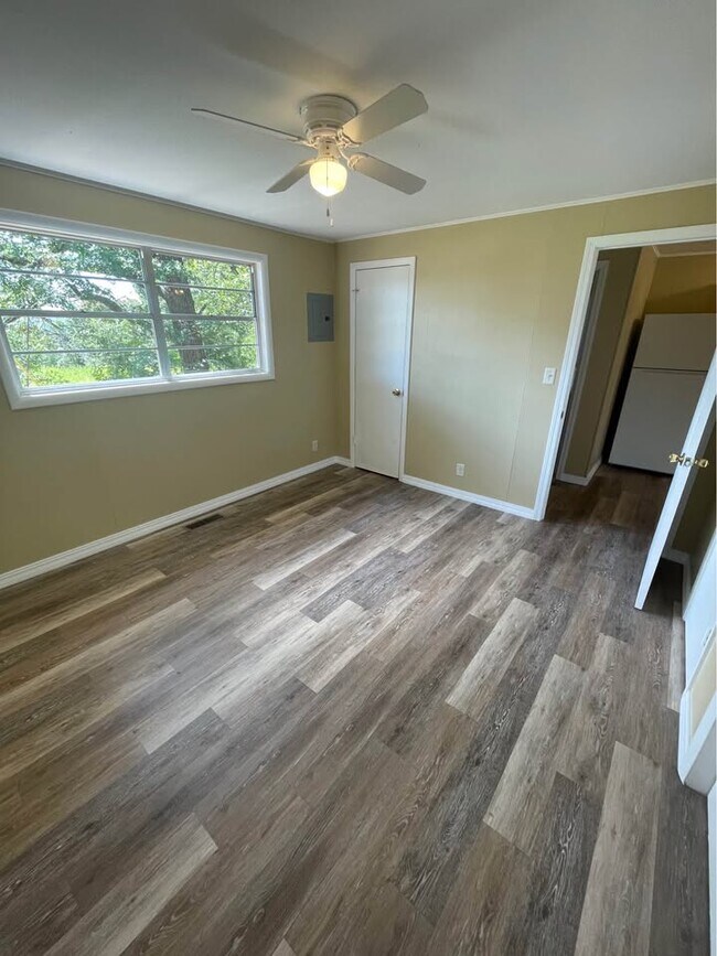 136 Kimberling City Ctr Ln unit 2, Kimberling City, MO 65686 - photo 5