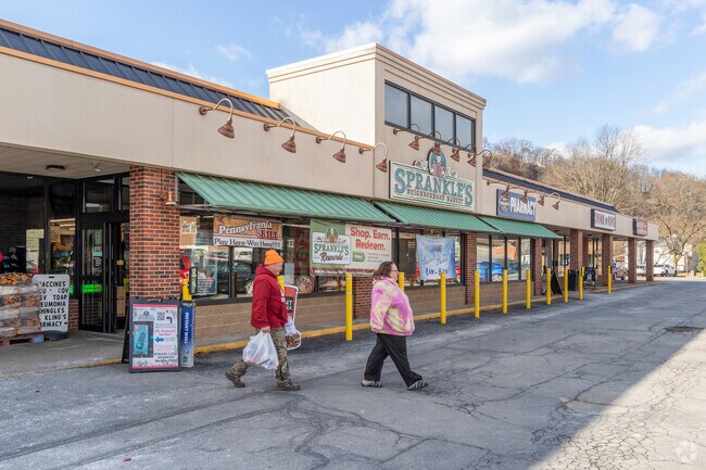 Sprankle's Neighborhood Market serves the Hyde Park area.