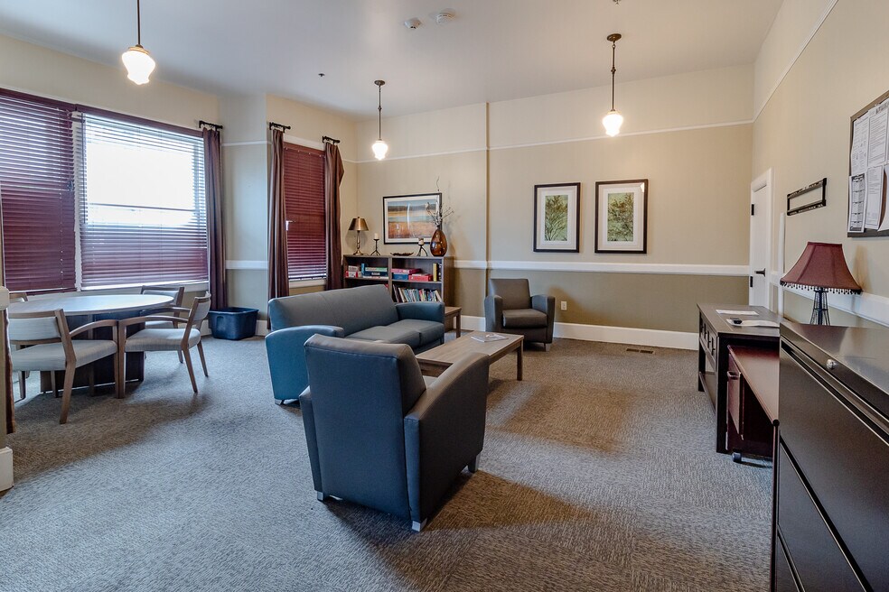 Victorian Apartments - Community Room