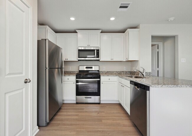 305 Fastboy Ln unit 37002089, Waller, TX 77484 - photo 5