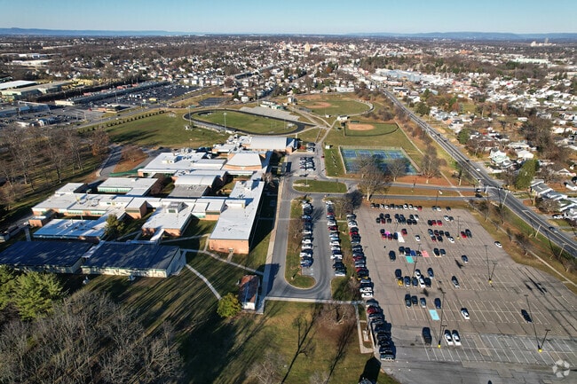 South Hagerstown High School receives a B rating from Niche.