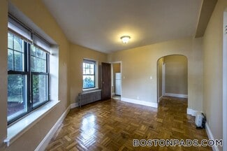 2 Elmwood Ave Unit 11, Winchester, MA 01890