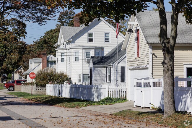 Streets in Outer East Bay, RI have a classic New England feel.