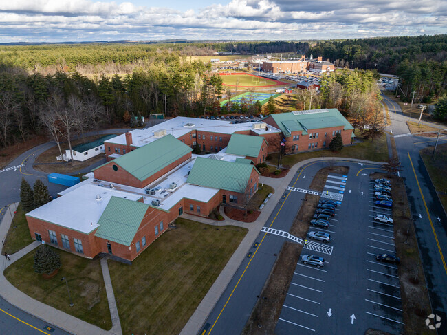 Hills Garrsion Elementary School in the town of Hudson, NH serves grades K-5.
