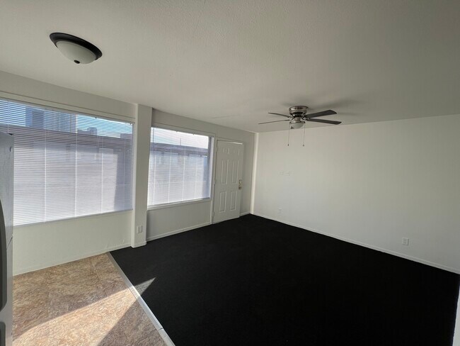 1704 Fairfield Ave unit 21, Las Vegas, NV 89102 - photo 6