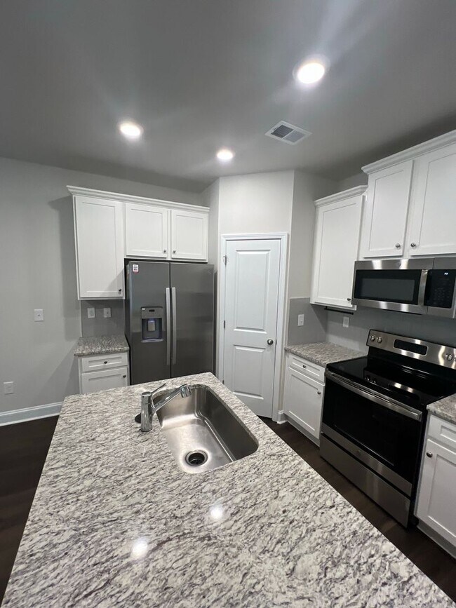 Mintworth Commons, Matthews, NC 28105 - photo 3