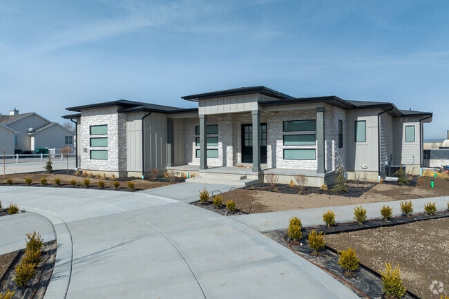 Newly built homes are found throughout the Bluffdale neighborhood.