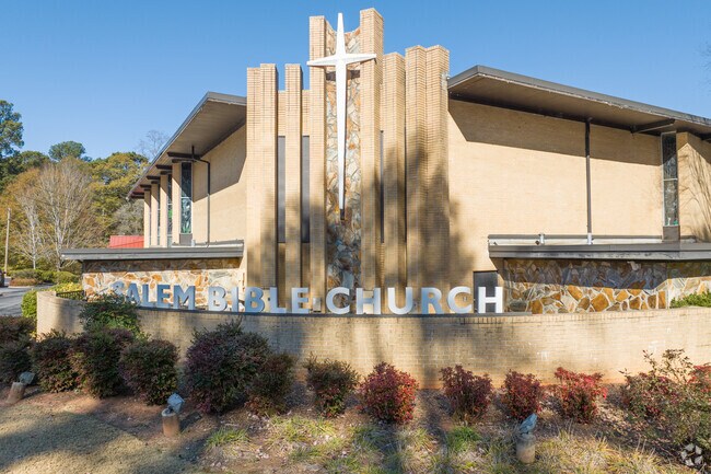 Salem Bible Church is home to many worshippers in Center Hill offering youth Sunday school.