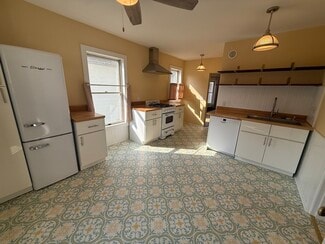 207 S Broom St Unit 2, Madison, WI 53703