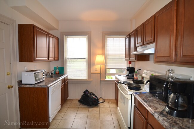 46 Hidden St unit 1, Providence, RI 02906 - photo 4