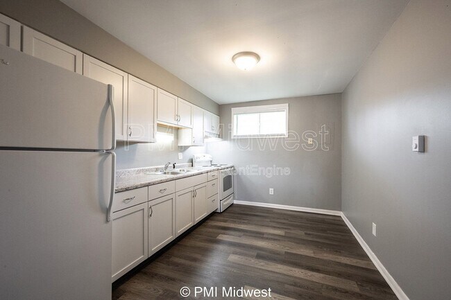 7046 Us-36 unit 12, Avon, IN 46123 - photo 4