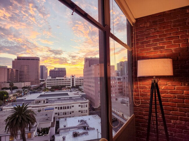 Royal Palms unit 803, Long Beach, CA 90802 - photo 4