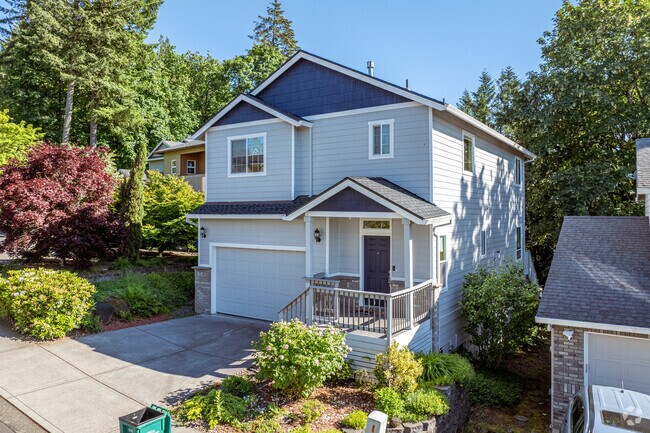 There are many recent builds to be found in Gresham-Butte.