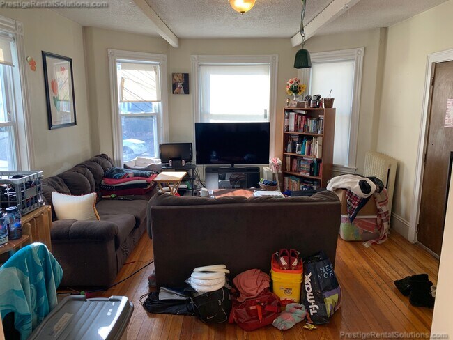 80 Robbins St unit 2, Waltham, MA 02453 - photo 2