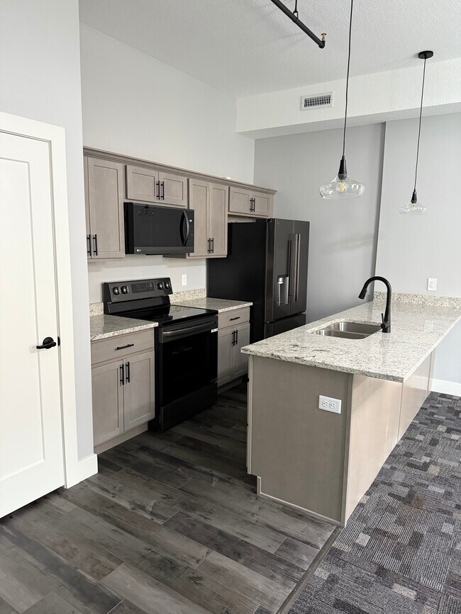 Apt 202