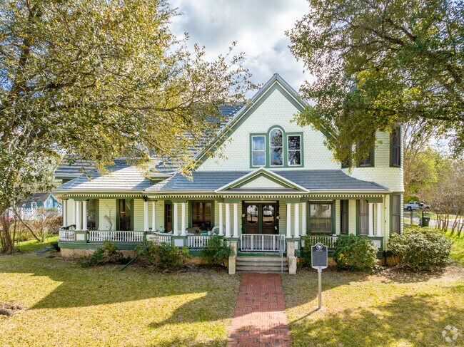 Well- manicured lawns are a frequent sight in the Seguin, TX.