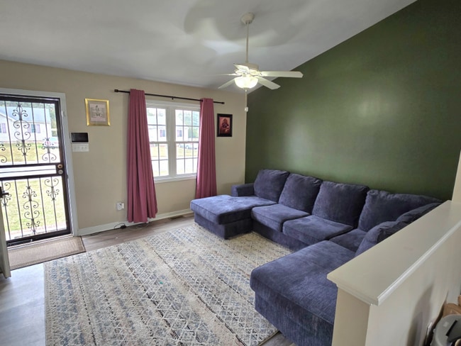 4612 Raspberry Patch Ln, Henrico, VA 23231 - photo 2