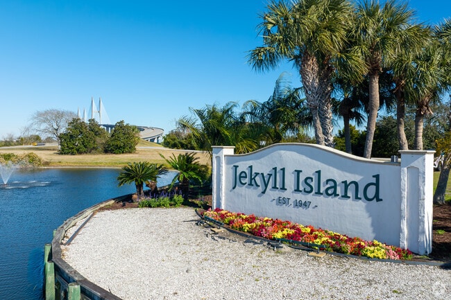 Welcome to Jekyll Island, accessible via the iconic Sidney Lanier Bridge.