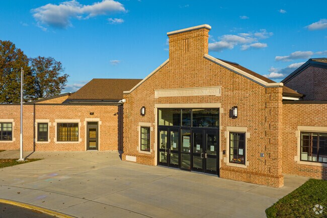 Silver Lake Elementary School has 578 students in grades 1-5.