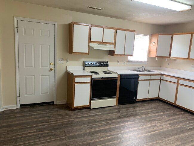 415 Laurence Ln, Blacksburg, VA 24060 - photo 4