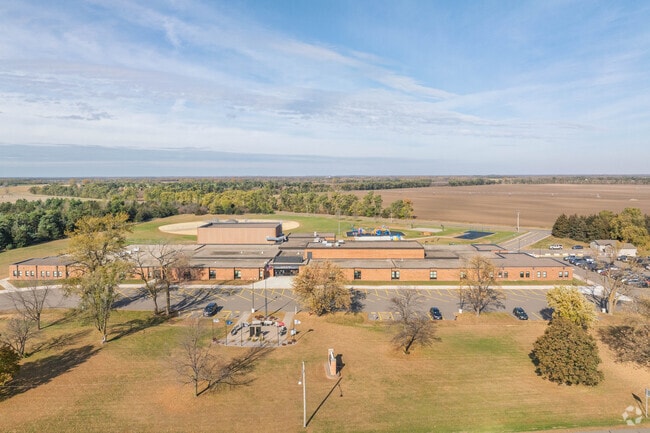 Clearview Elementary School serves Clear Lake families with age-appropriate programming where young learners explore core subjects, creativity, and character development.