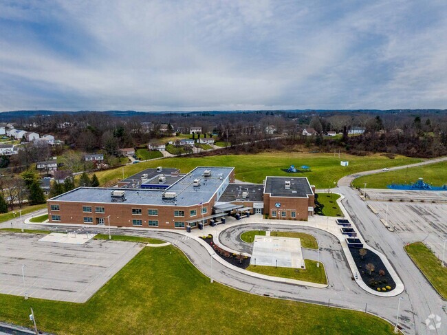 Todd Lane Elementary School is a public school for grades 3-5 and earned a B from Niche.