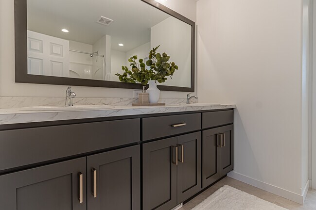 6746 27th St S, Fargo, ND-21.jpg