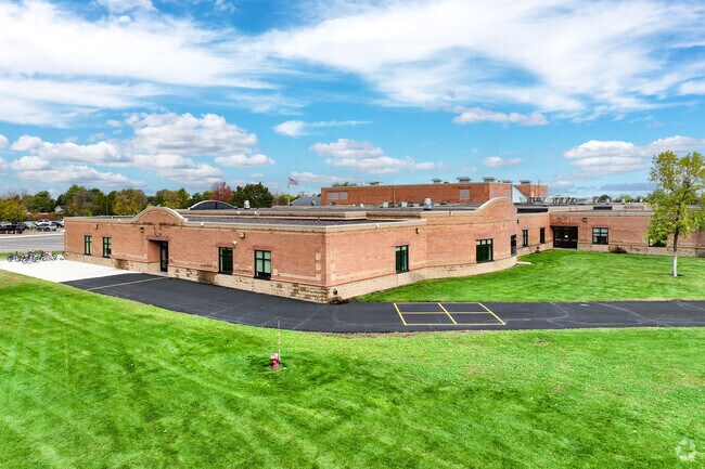 Little Mountain Elementary is apart of the Monticello Public School District.