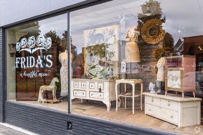 Frida's is a well-visited shop in Harbor View.