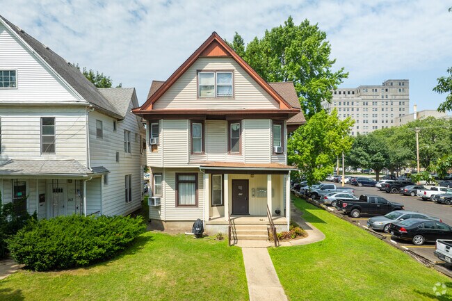 Find classic American Foursquare style homes in Old Aristocracy Hill.