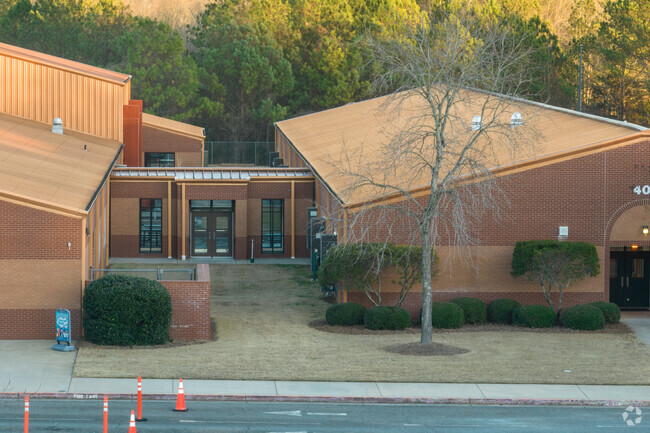 Clear Creek Elementary has a 15 to 1 student-teacher ratio.