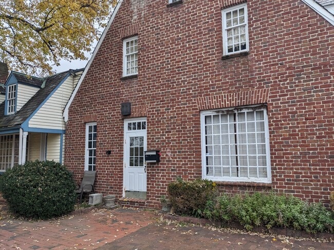 17 Turntable Jct unit 17 ttj, Flemington, NJ 08822 - photo 2