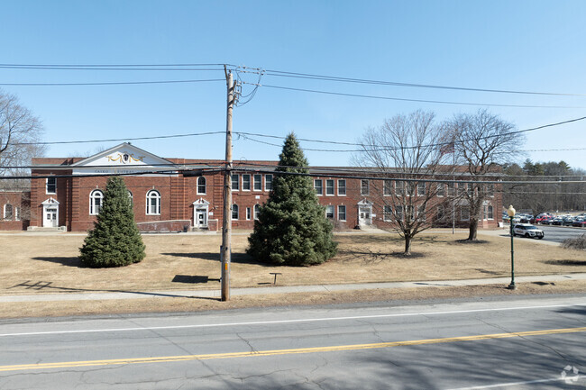 Cairo-Durham Elementary School has 439 students covering grades K-5.