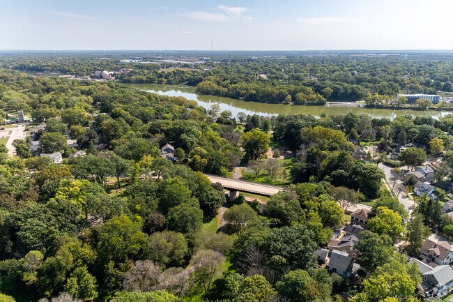 Homes in Peabody Park typically sell after 43 days on the market.