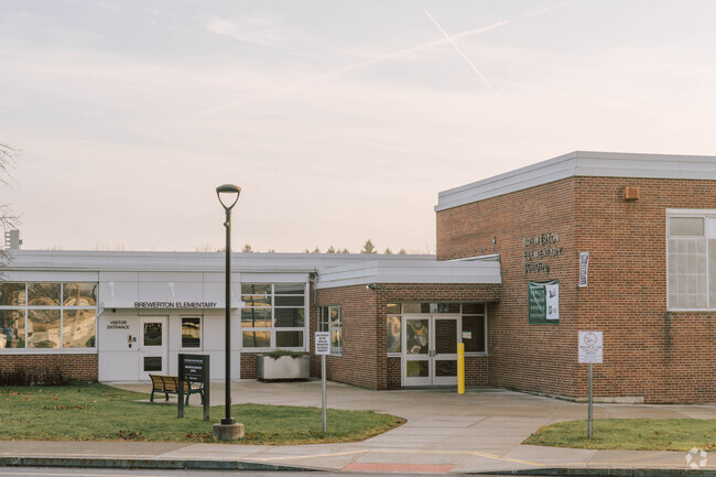 The student teacher ration at Brewerton Elementary School in 15:1.