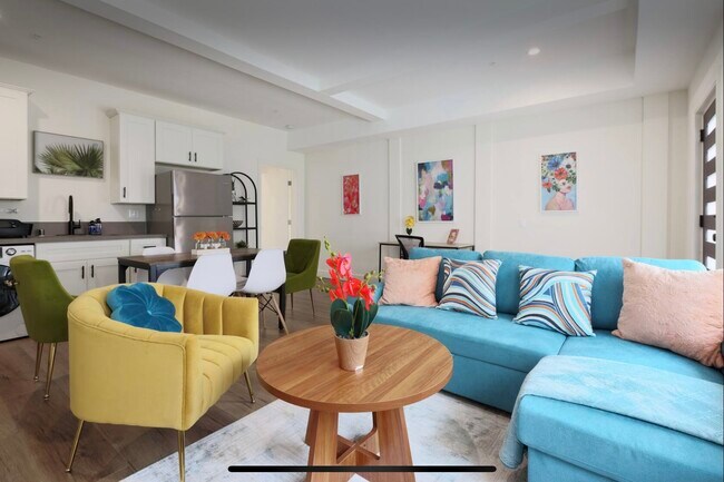 2806 S Palm Grove Ave unit 1, Los Angeles, CA 90016 - photo 2