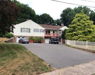 197 Carter Ln, Southington, CT 06489