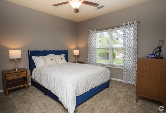 2BR, 2BA - 1,071 SF