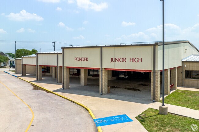 Ponder Junior High near Northlake serves grades six through eight.