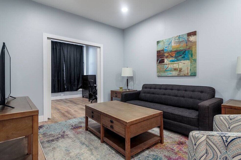 1556 N La Salle Dr unit FL2-ID1031479P, Chicago, IL 60610 - photo 1