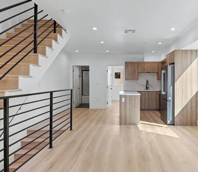 3209 W 18th St, Los Angeles, CA 90019 - photo 4