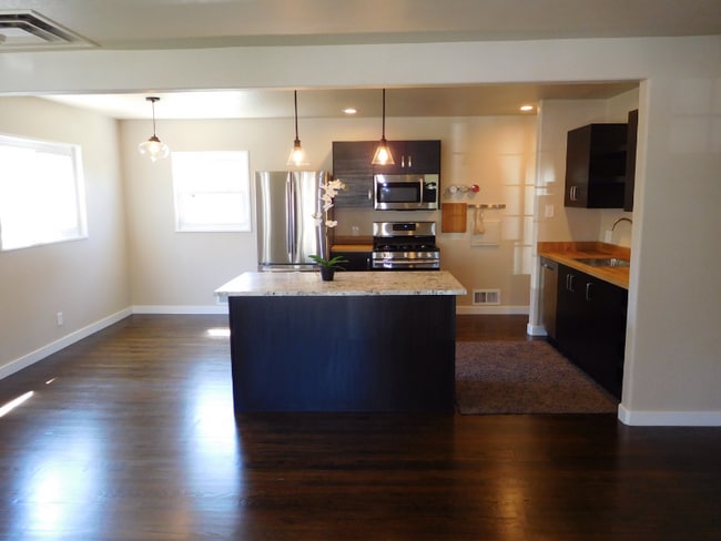 1399 Scranton St, Aurora, CO 80011 - photo 4