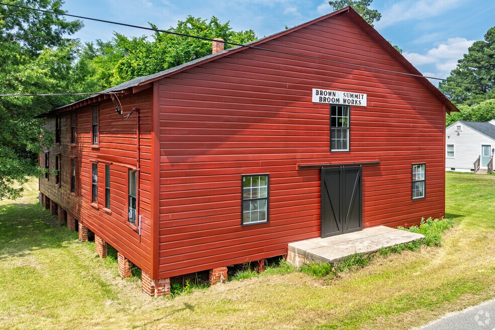 BrownsSummit_1010181_KN_060925_V1