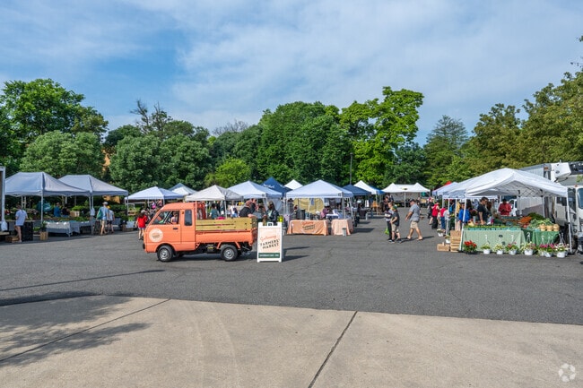 Check out Brentwood's brand new Gateway Farmer's Market.