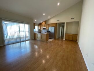 13806 Vanowen St Unit 4, Van Nuys, CA 91405