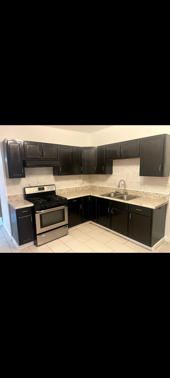 8346 S Mackinaw Ave unit 2, Chicago, IL 60617 - photo 5