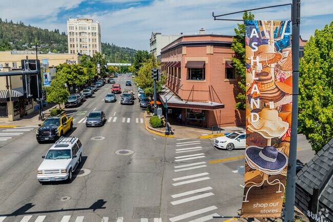 Main Street is the perfect place in Cottage District to go out shopping.