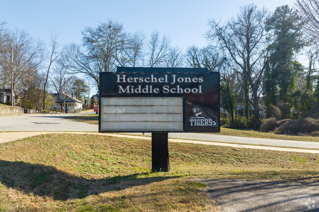 Herschel Jones Middle School is located at 100 Stadium Dr, Dallas, GA 30132.